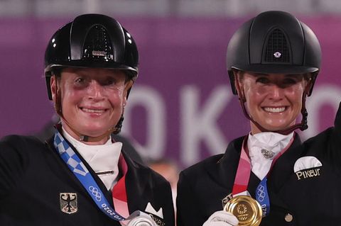 Doppelsieg in der Dressur: Jessica von Bredow-Werndl gewinnt Gold vor ihrer "Lehrmeisterin" Isabell Werth