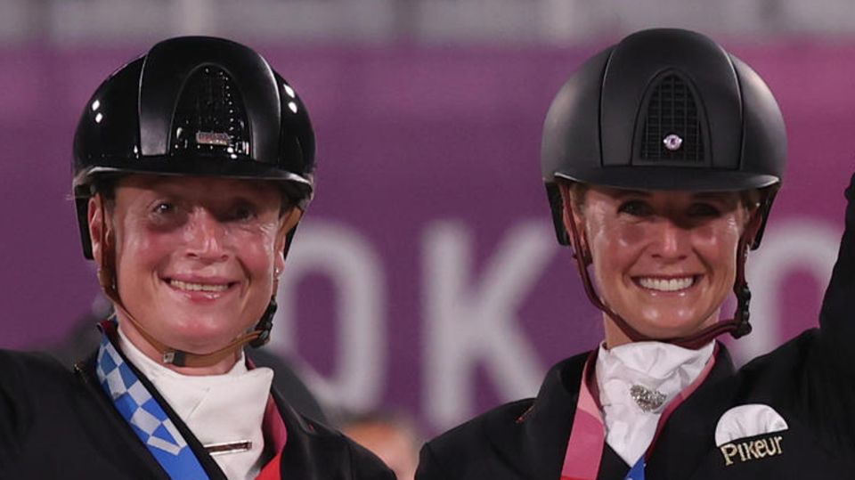 Doppelsieg in der Dressur: Jessica von Bredow-Werndl gewinnt Gold vor ihrer "Lehrmeisterin" Isabell Werth