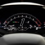 Auch beim Lamborghini Huracán STO beschränken sich die Italiener bei den Anzeigen auf das Wesentliche