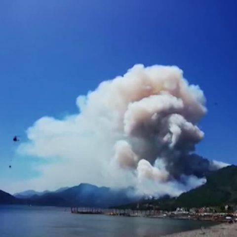 Video: Tote bei Waldbränden in türkischer Urlaubsregion