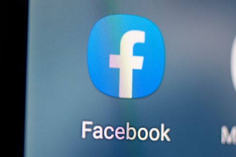 Facebook App auf einem Smartphone