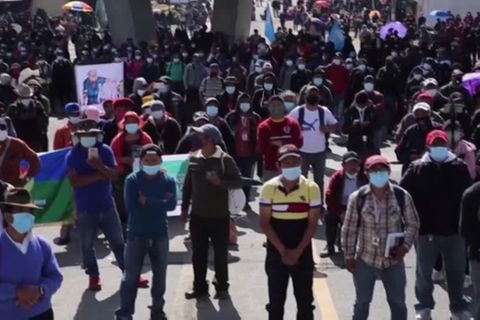 Video: Tausende protestieren gegen die Regierung in Guatemala