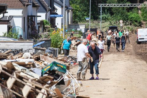 Aufräumen nach den Überschwemmungen in Sinzig
