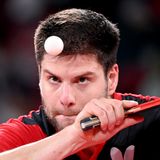 FS Medaillengewinner - Dimitrij Ovtcharov beim Aufschlag im Tischtennis