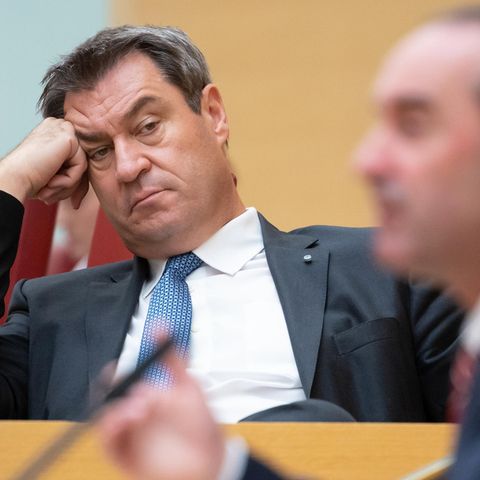 Markus Söder (CSU) und Hubert Aiwanger (Freie Wähler) im Münchener Landtag