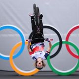 Die Britin Charlotte Worthington wird Olympiasiegerin im BMX-Freestyle
