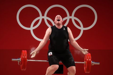 Laurel Hubbard vom neuseeländischen Team tritt beim Gewichtheben in Tokio an