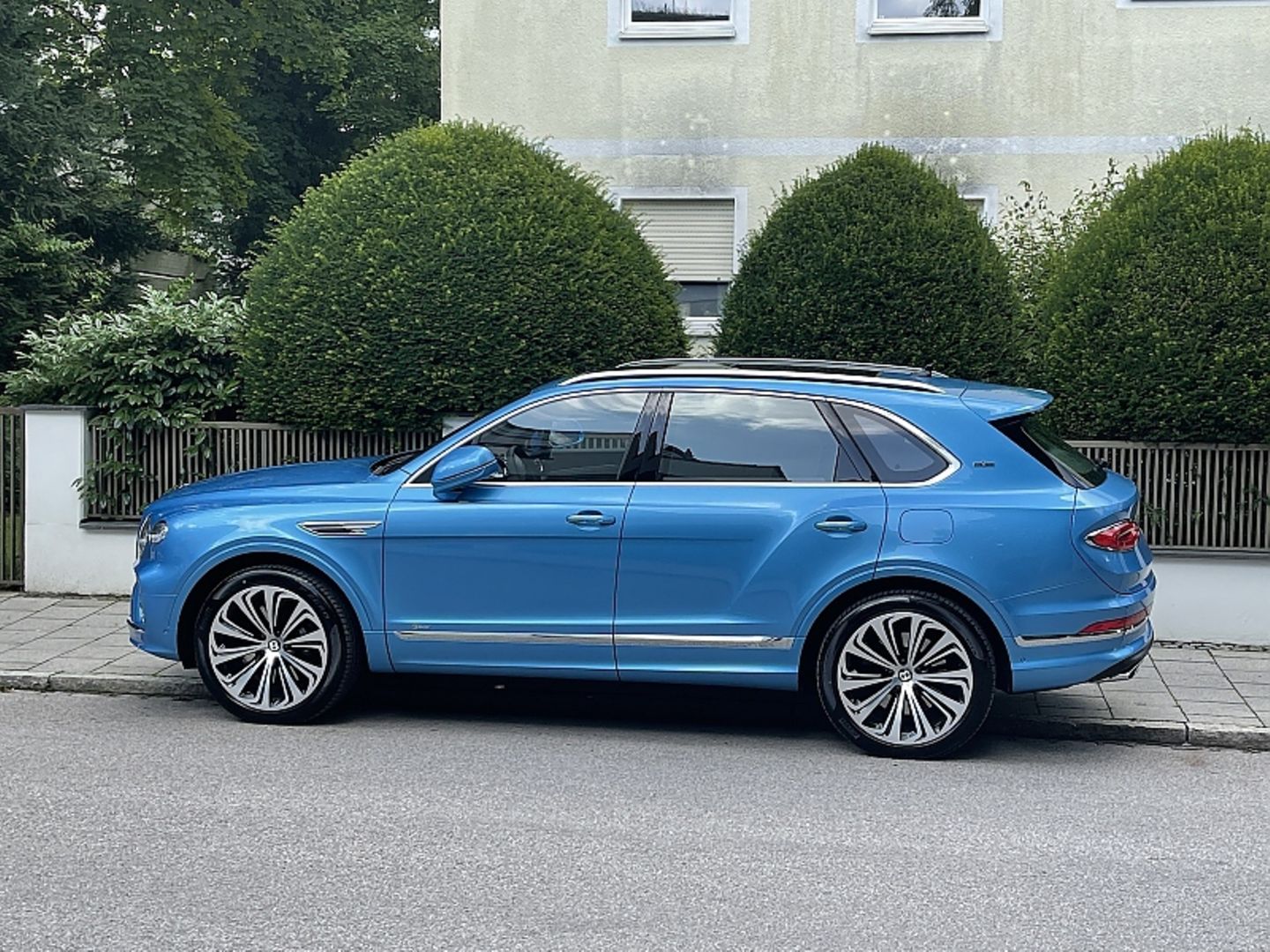 Bentley Bentayga Hybrid 2022
