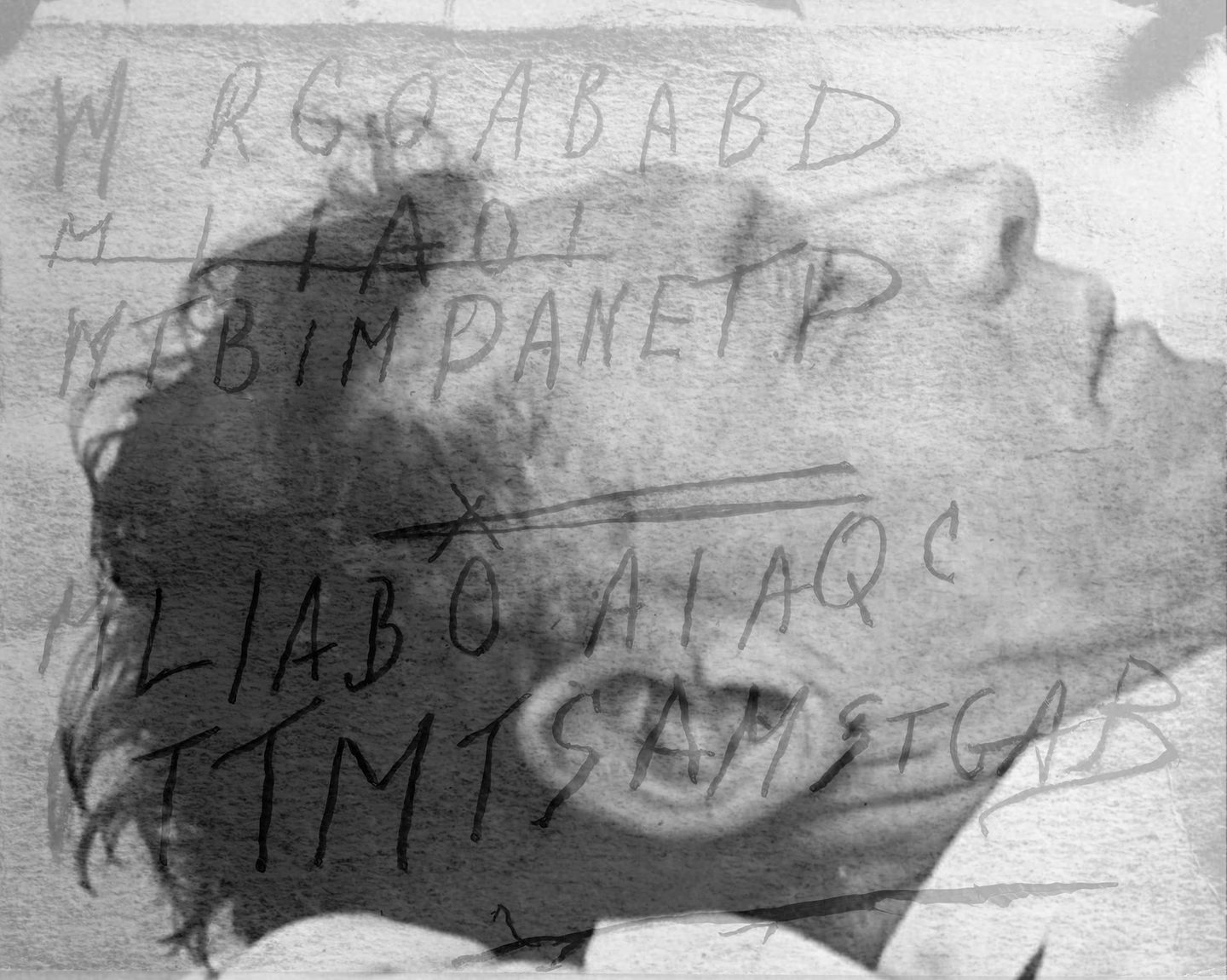 Die Leiche des Unbekannten, überlagert von Notizen