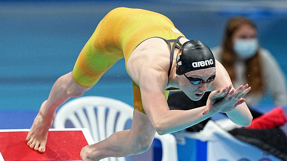 Die Schwimmerin Isabel Gose setzt auf gehäkelte Einhörner ihrer Mutter