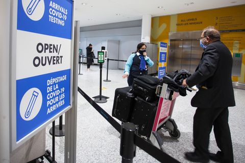 Corona-Teststation am Flughafen in Toronto