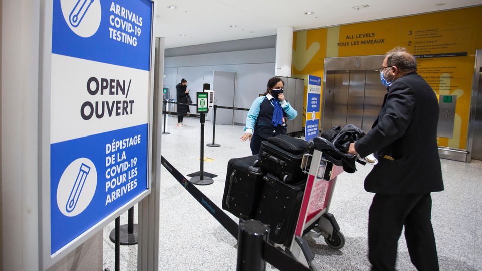 Corona-Teststation am Flughafen in Toronto