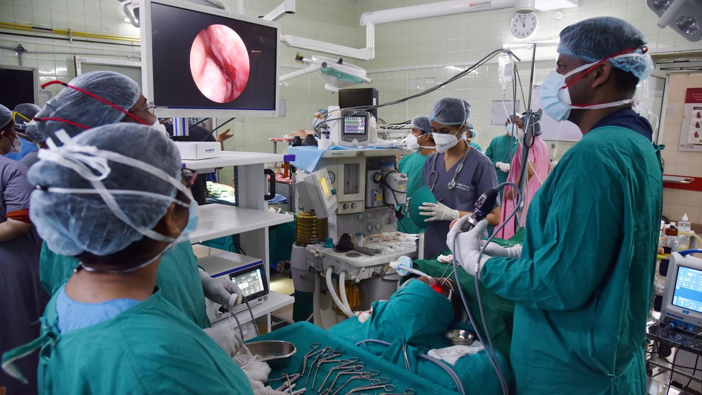 Eine Operation in einem Operationssaal