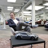 Designer Grant Larson erklärt das Konzept der Porsche Exclusive Manufaktur