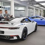 Bevor es überhaupt losgeht, muss der Kunde 100.000 Euro für das Konzept bezahlen, dann ist aber immer noch nicht entschieden, ob