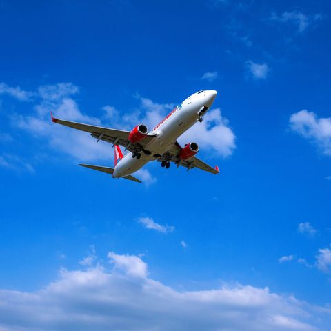 Eine Boing 737-800 aus der Türkei im Landeanflug auf Deutschland.
