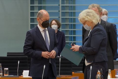 Video: Flutkatastrophe: Unternehmen sollen keine Insolvenz anmelden müssen