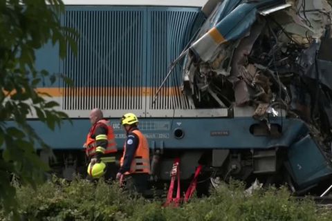 Video: Mindestens drei Tote bei Zugunglück mit deutschem Zug in Tschechien