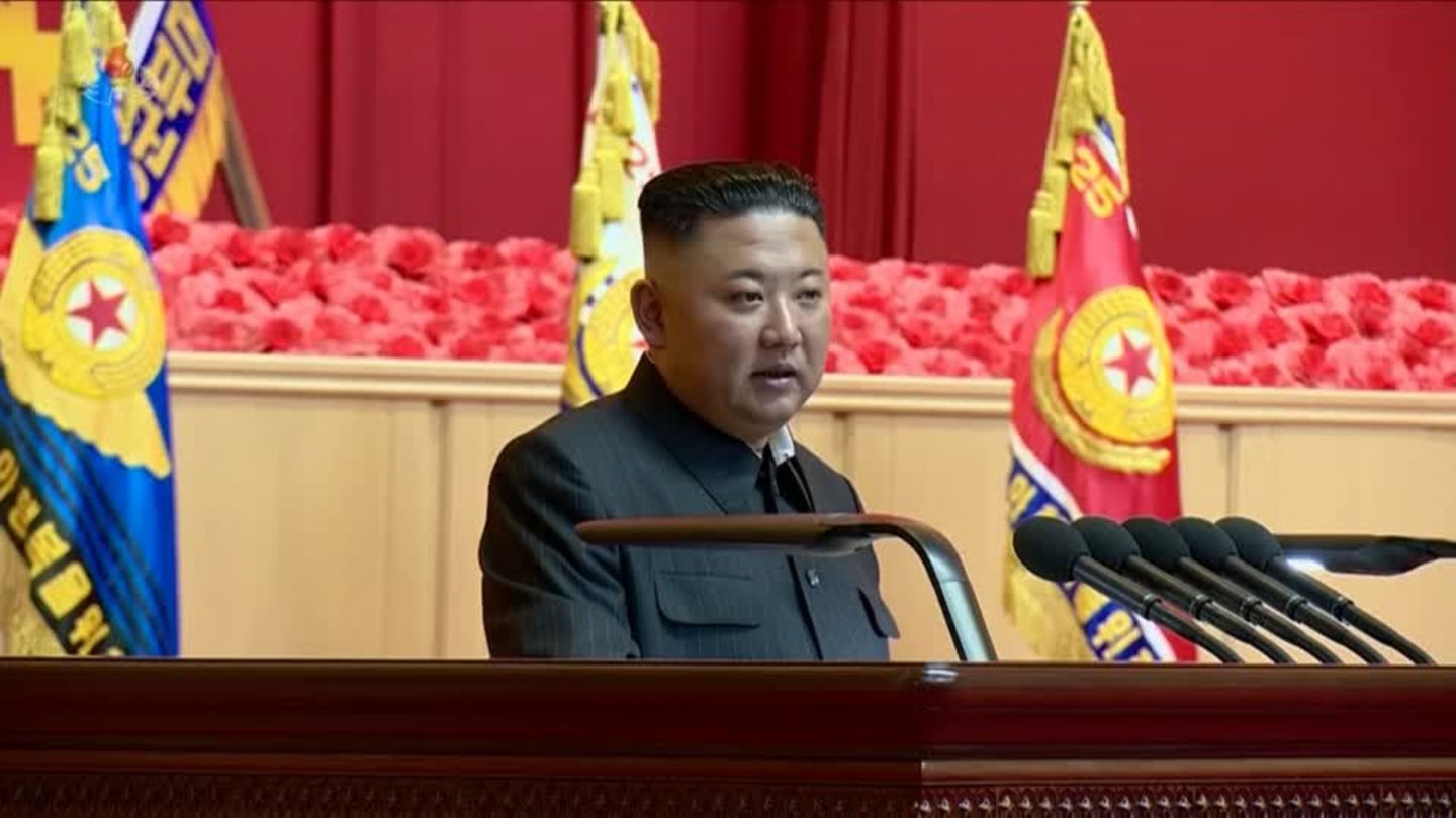 North Korea: plaster on the back of Kim Jong Un’s head triggers speculation