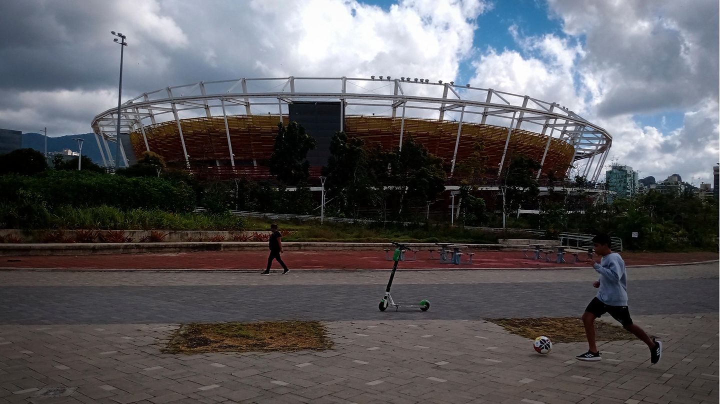 Das Maria Bueno Stadion, Das Maria Bueno Stadion,