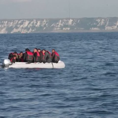 Video: Immer mehr Flüchtlinge kommen über den Ärmelkanal