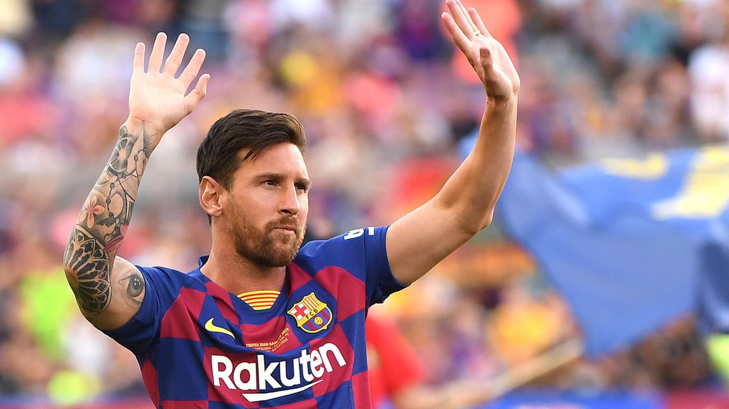 Lionel Messi and FC Barcelona go their separate ways – an era ends (video)