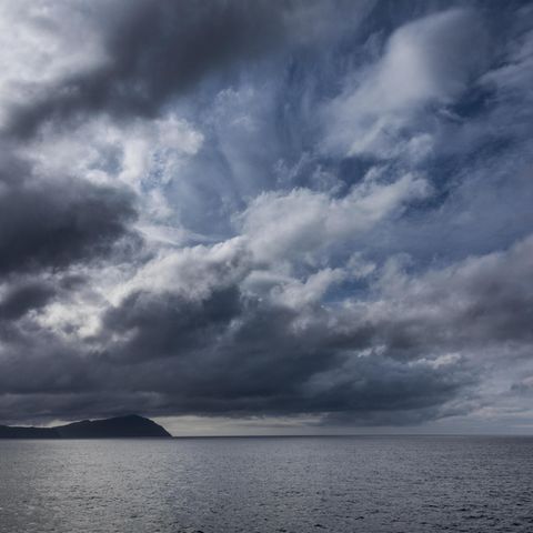Dunkle Wolken über dem Nordatlantik