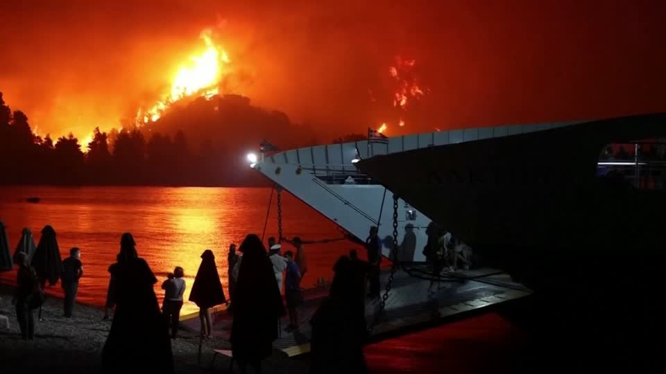 Video: Waldbrände verwüsten Griechenland