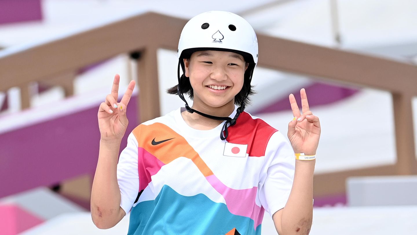 TEENAGER AUF DEM PODIUM Auffällig war der Trend zur Jugend als Sieger auf dem Treppchen. Die 13-jährige Japanerin Momiji Nishiya trickste sich auf dem Skateboard vor der gleichaltrigen Rayssa Leal aus Brasilien zu Gold. Mit 17 Jahren schwamm Lydia Jacoby zum Triumph über 100 Meter Brust. Auch Skateboarderin Lilly Stoephasius kann sich schon als 14-Jährige Olympionikin nennen, sie war die Jüngste im deutschen Team – und wurde gute Neunte.