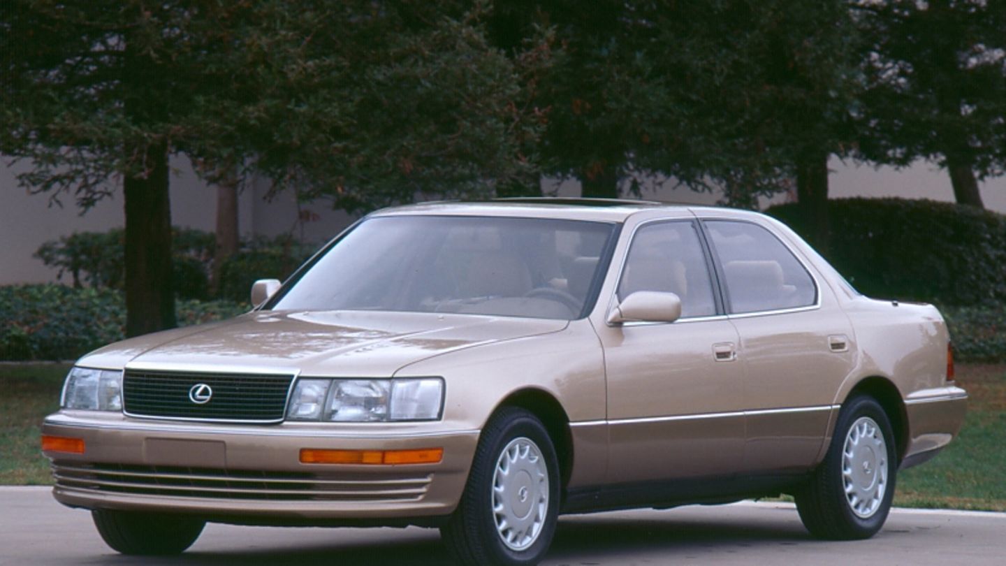 Lexus LS 400: the star in sight