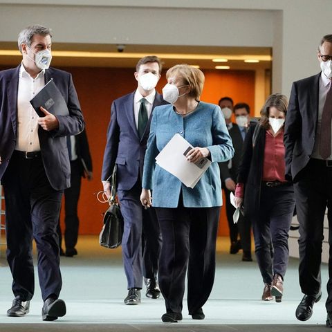 Bundeskanzlerin Angela Merkel nach einer Ministerpräsidentenkonferenz zur Coronalage in Deutschland