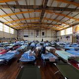 Für die Evakuierten wurde in einer Halle der Inselhauptstadt Chalkida eine Notunterkunft eingerichtet. Insgesamt mussten 2600 Menschen evakuiert werden.