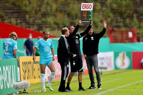 Mark von Bommel bei der Einwechslung in der ersten DFB-Pokalrunde