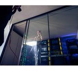 Die Popsängerin Grimes kommt wie Bryan Adams aus Kanada. Die 33-Jährige ist seit Längerem mit dem Unternehmer Elon Musk liiert, im vergangenen Jahr kam der gemeinsame Sohn X Æ A-12 auf die Welt.