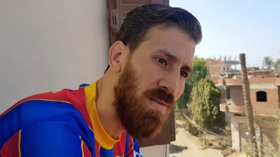 Video: Messi-Doppelgänger trauert um den Abgang seines Idols