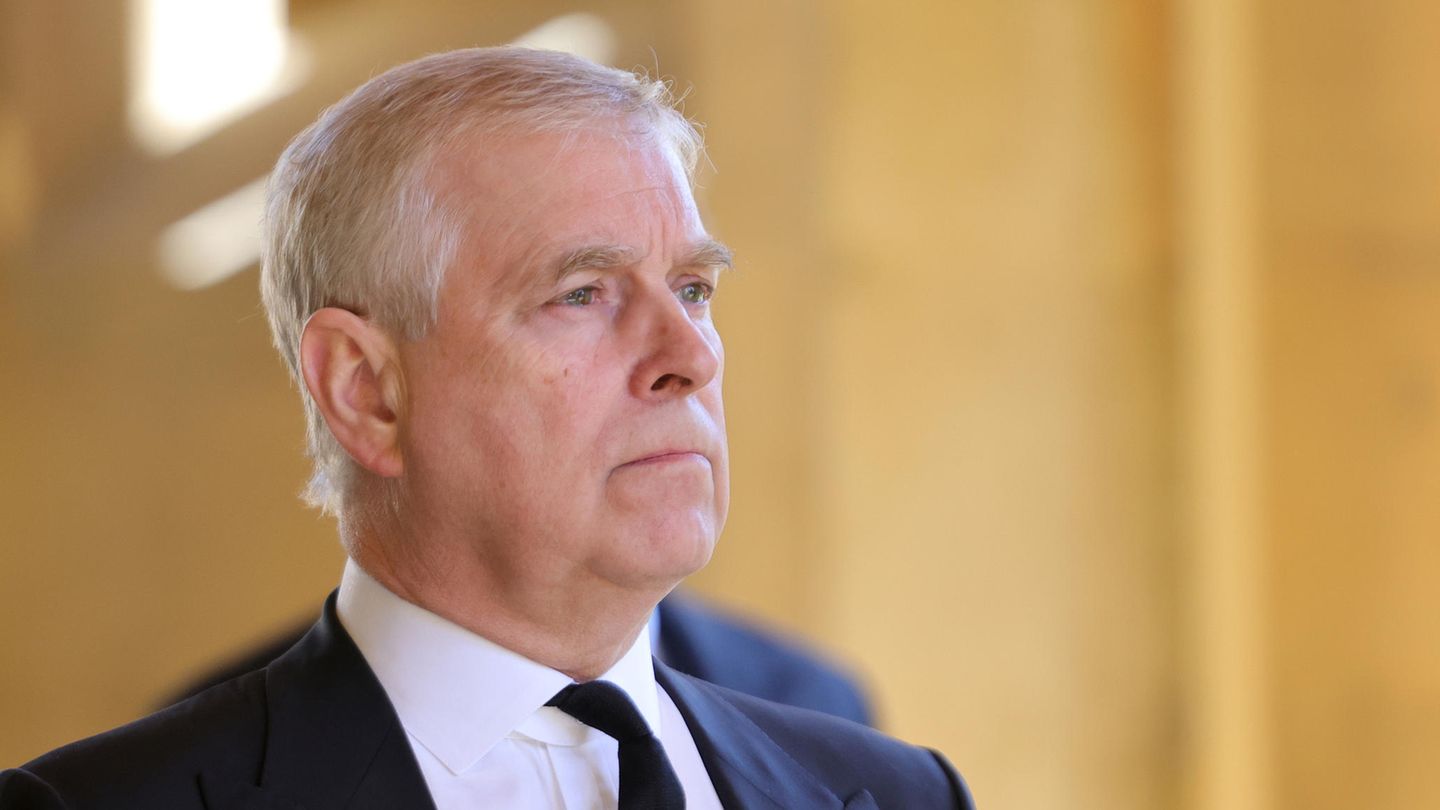 Prinz Andrew wurde von einem Opfer im Epstein-Skandal verklagt