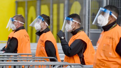 Sportliche Cornoa-Debatte: Mehr Normalität in den Stadien: Fußballclubs rufen Fans zur Impfung auf