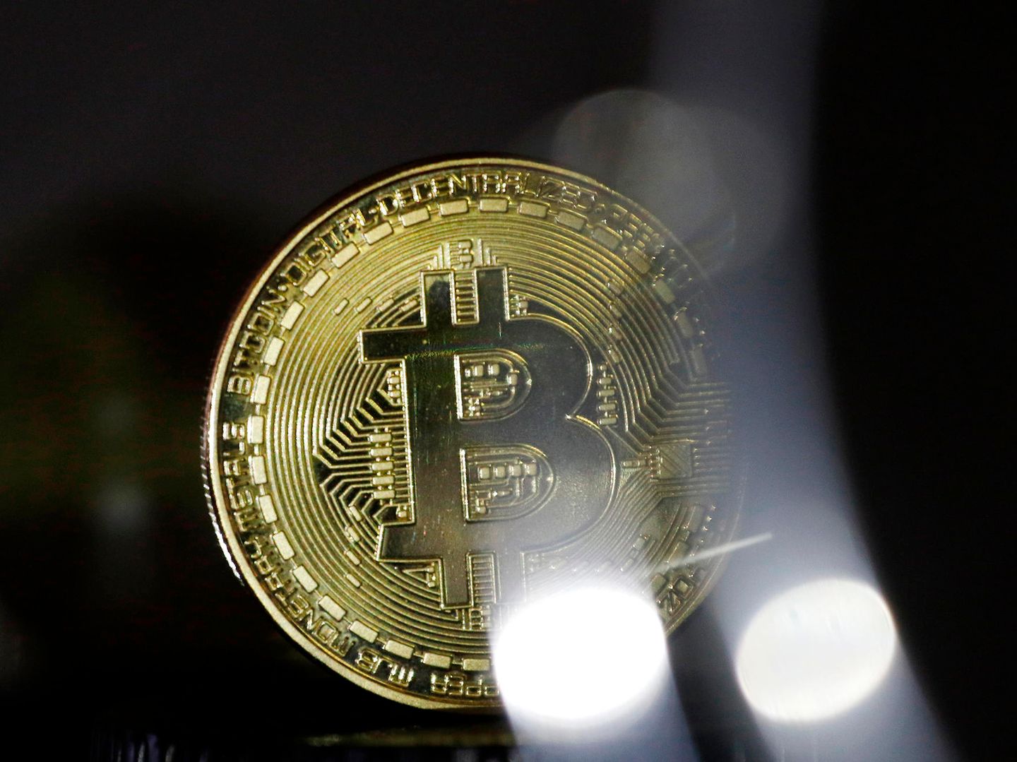 Kryptowährung: Polizei jagt Bitconnect-Gründer wegen eines Schneeballsystems  | STERN.de