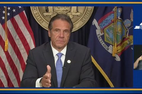 Video: New Yorks Gouverneur Cuomo kündigt Rücktritt an