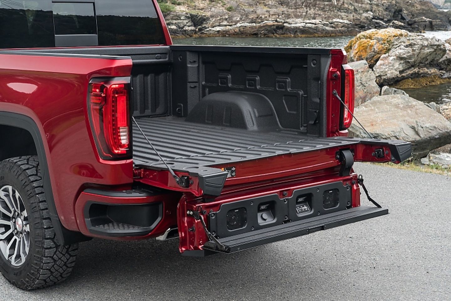 GMC Sierra 1500 4WD Crew Cab AT4