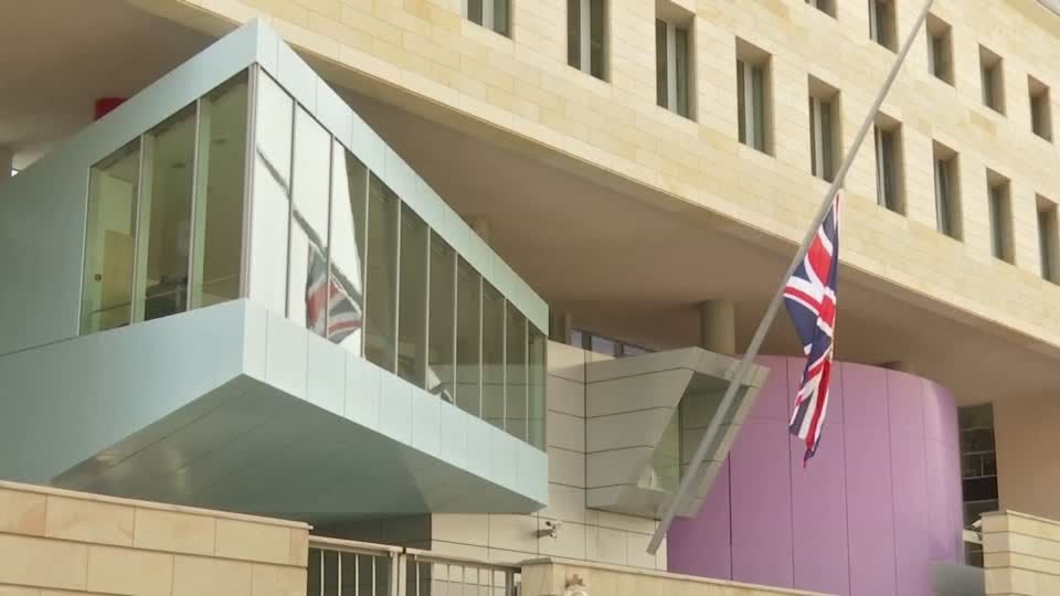 Video: Mutmaßlicher Spion in britischer Botschaft in Berlin entlarvt Video: Mutmaßlicher Spion in britischer Botschaft in Berlin entlarvt