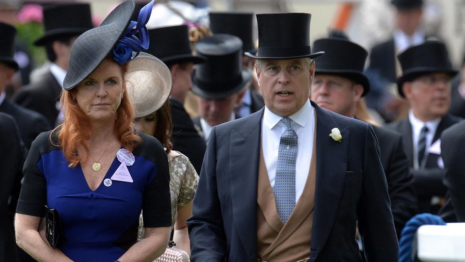 Prinz Andrew und Fergie Nach der Klage gegen ihn sind sie bei der Queen STERN.de Prinz Andrew und Fergie Nach der Klage gegen ihn sind sie bei der Queen STERN.de