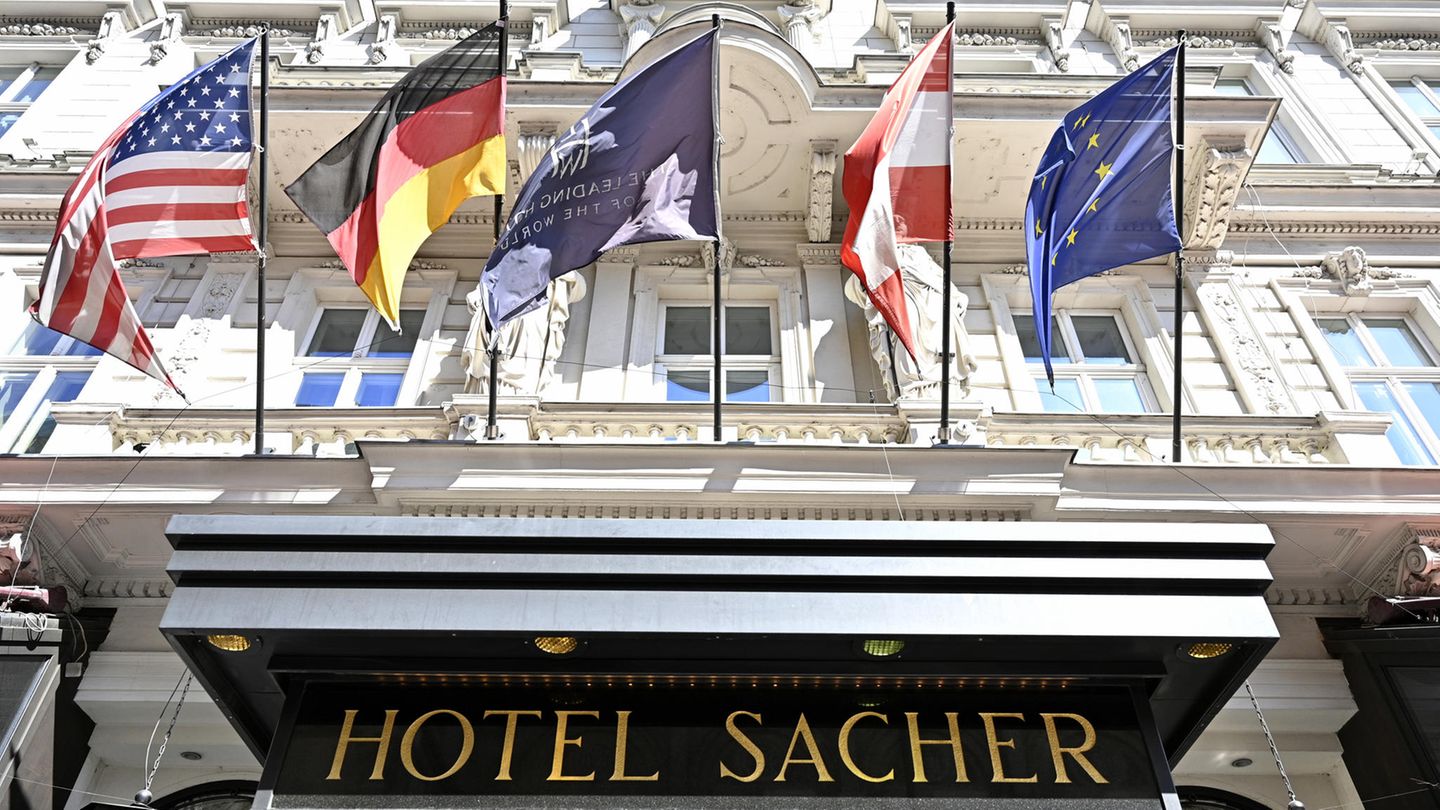 Außenaufnahme des Hotels Sacher in Wien