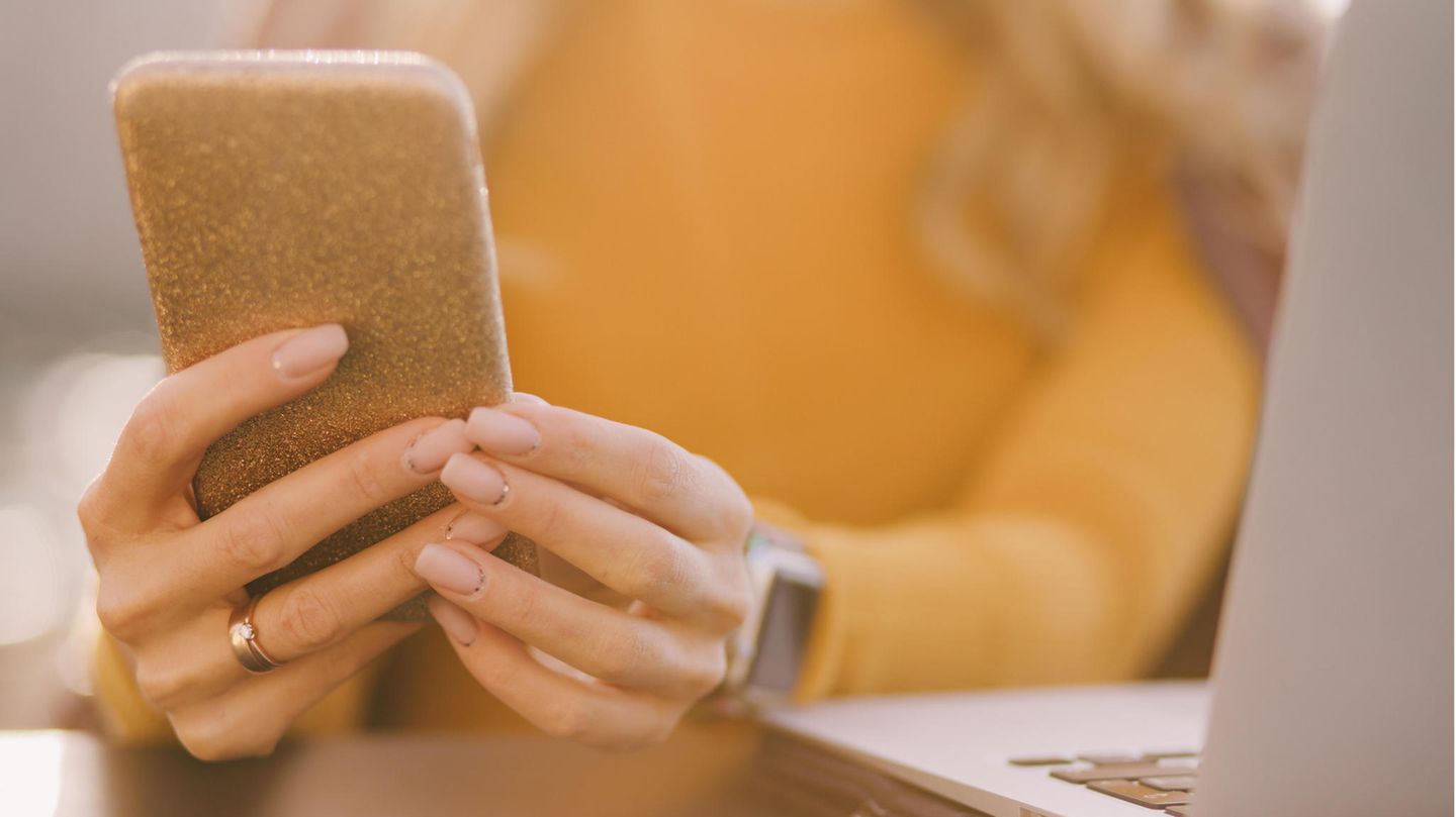 Eine Mutter hat die Social-Media-Accounts ihrer Tochter Mutter gelöscht 
