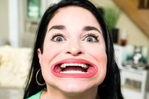 Frau mit Riesen-Mund stellt Weltrekord auf