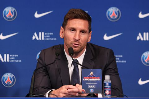 Lionel Messi während seiner ersten Pressekonferenz für seinen neuen Arbeitgeber Paris Saint-Germain