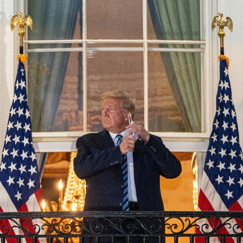 Donald Trump auf dem Weißen-Haus-Balkon