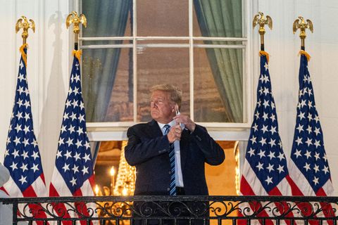 Donald Trump auf dem Weißen-Haus-Balkon