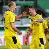 Erling Haarland und Marco Reus bejubeln ein Tor