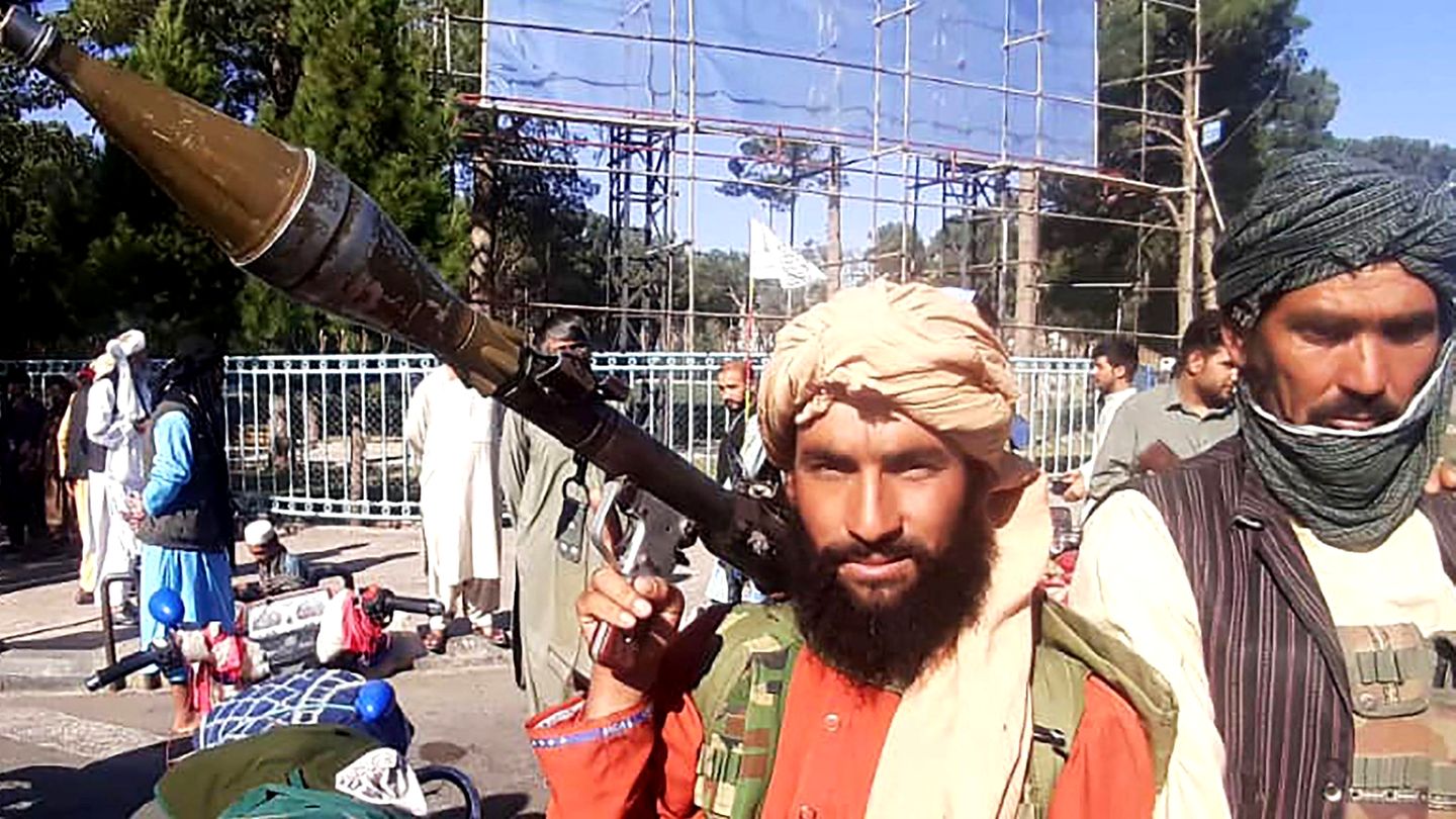 News in the video: Taliban take Kandahar – USA relocates 3,000 soldiers